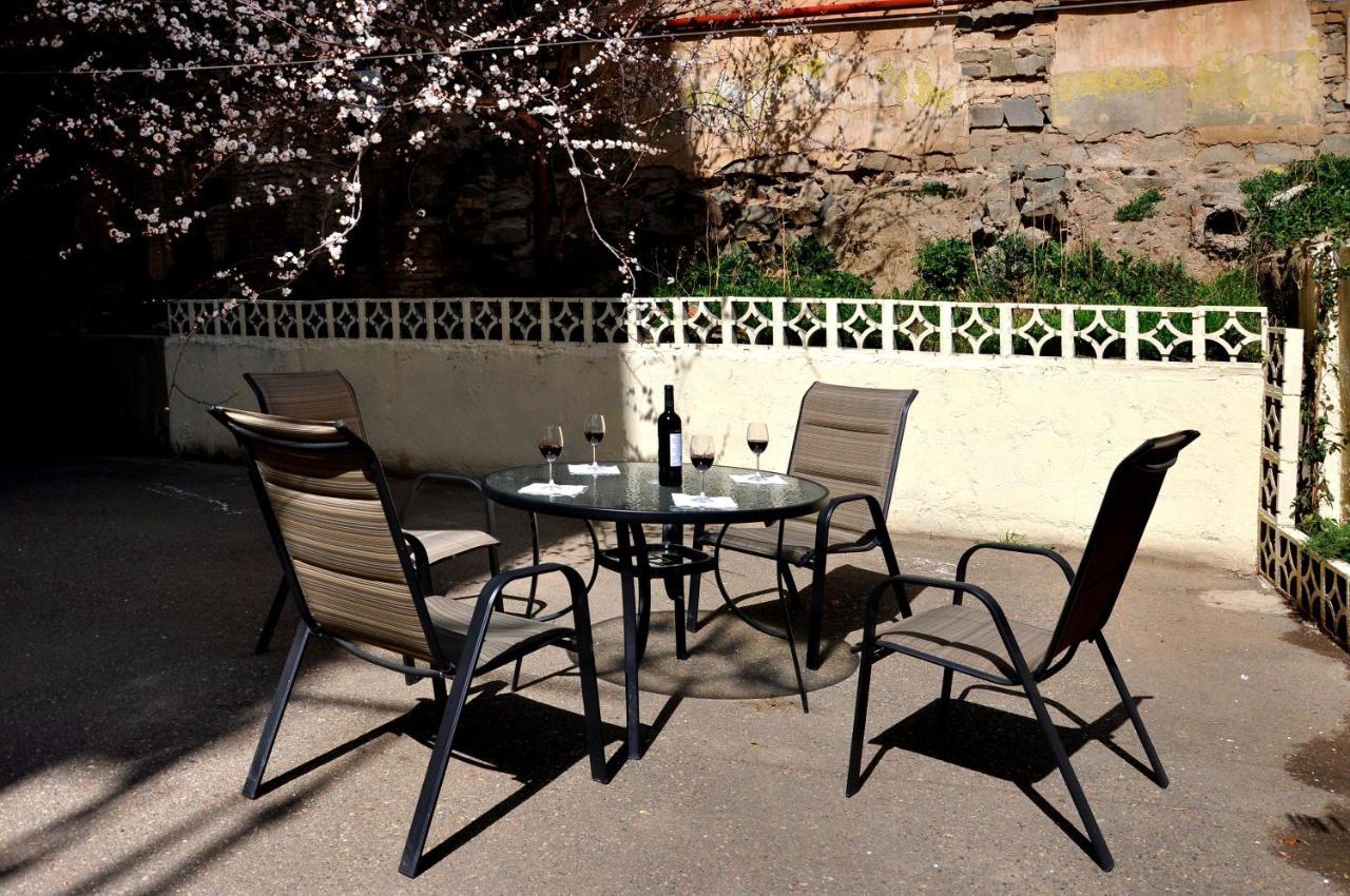 Hotel Alexandra Tbilisi Bagian luar foto